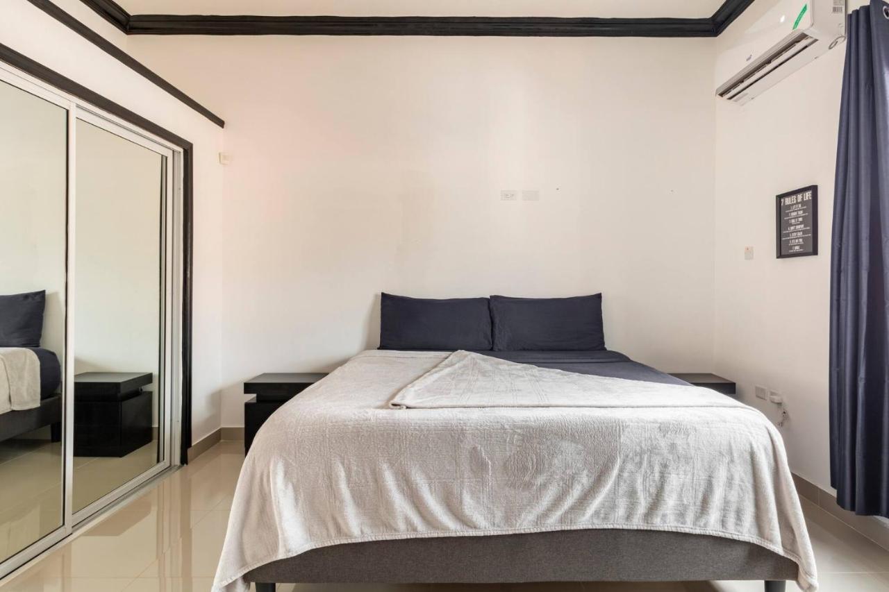 Brand New Pool Manor Park With Wifi Centrally-Located Kingston Extérieur photo